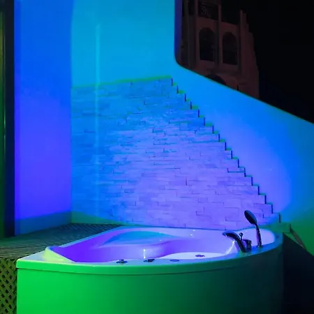 Appartement Lux&2jacuzzi. New! Golden Mile Americas, Parque Santiago 2. Pool Heated Sea Water 2 Bdr Playa de las Américas